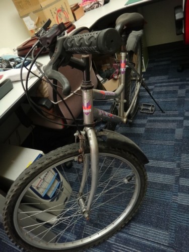 二手腳踏車一台/辦公椅一張捐贈-台北市士林區自取