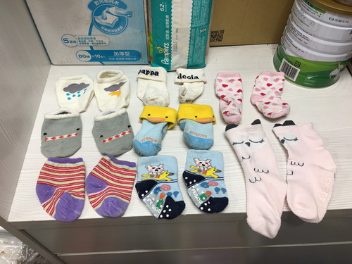捐贈「二手」寶寶襪子